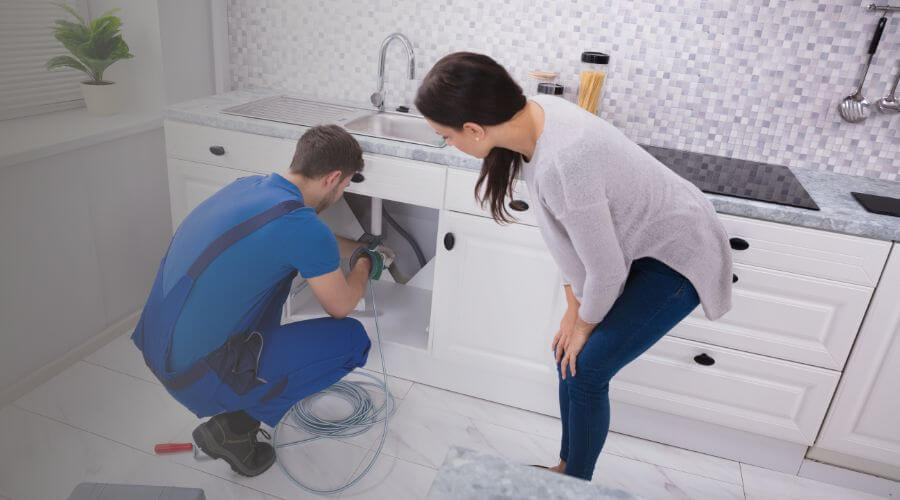 Professional Leak Detection Services in Mirando City, TX